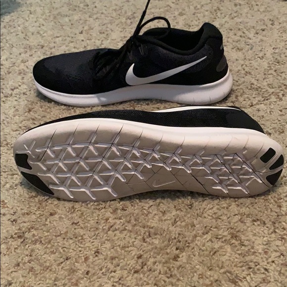 Nike Free Us 14 - Picture 2 of 3